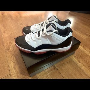 AIR JORDAN 11 LOW CONCORD BRED (size 11)